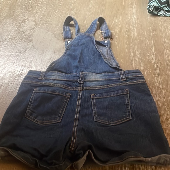 Two pairs girls overalls - Picture 4 of 4